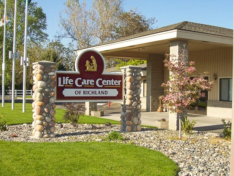 Life Care Center of Richland - Nursing Home in Richland, WA photo 2