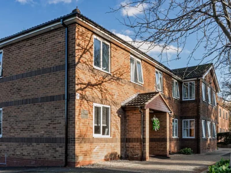 Oval House in Leicester, England photo 2