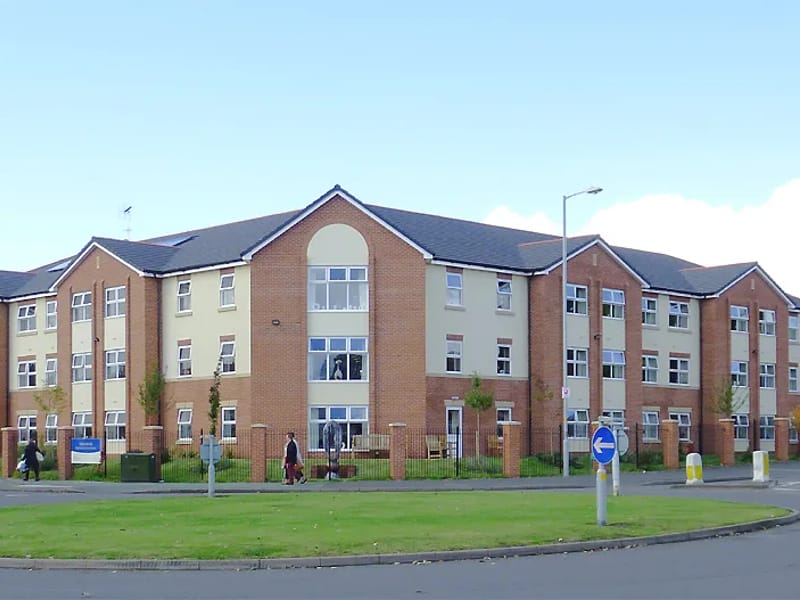 Highcroft Hall Residential Care Home - Nursing Home in Wolverhampton, England photo 1