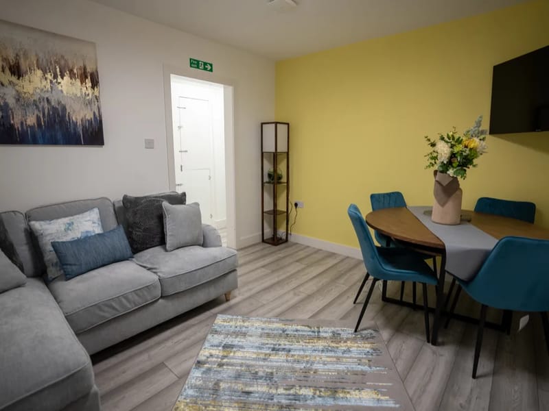 Acorn Residential Home - Assisted Living in Mitcham, England photo 2