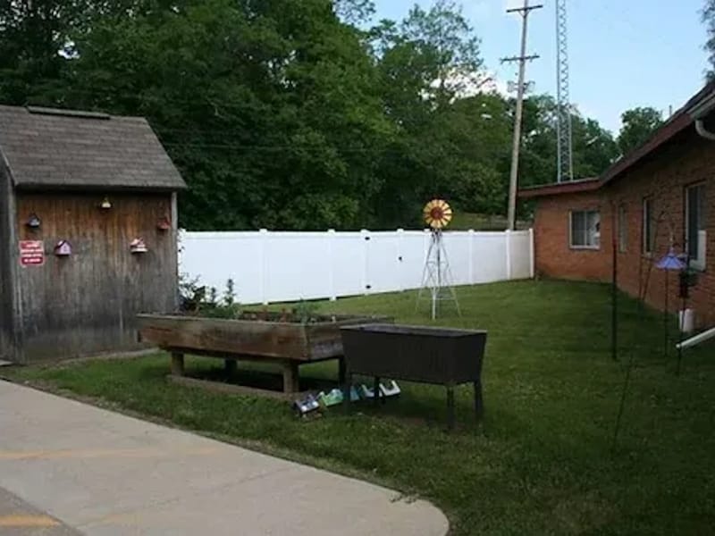 Pinnacle Care of Battle Creek - Nursing Home in Battle Creek, MI photo 2