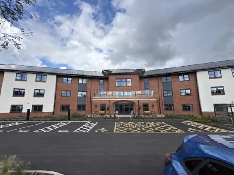 Holly Grange House Care Home - Nursing Home in Nuneaton, England photo 2