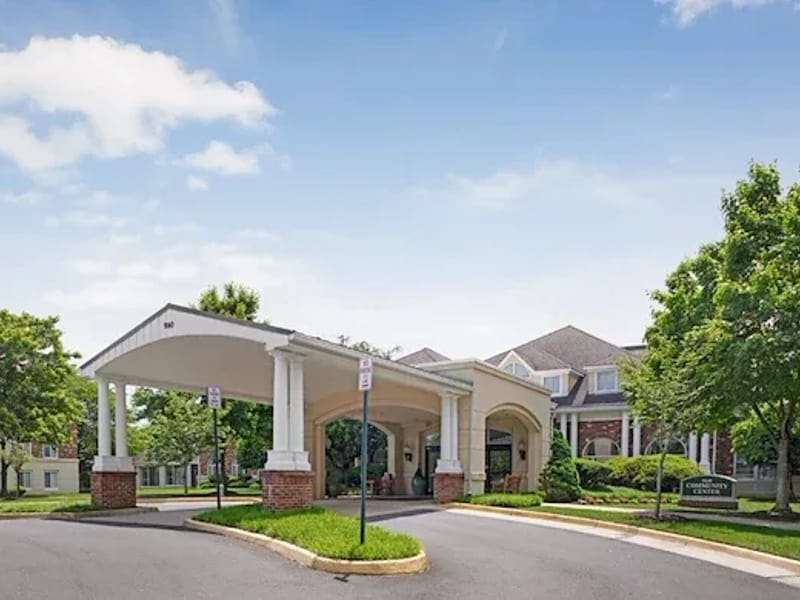 District Home Assisted Living At Birmingham Green - Assisted Living in Manassas, VA photo 2