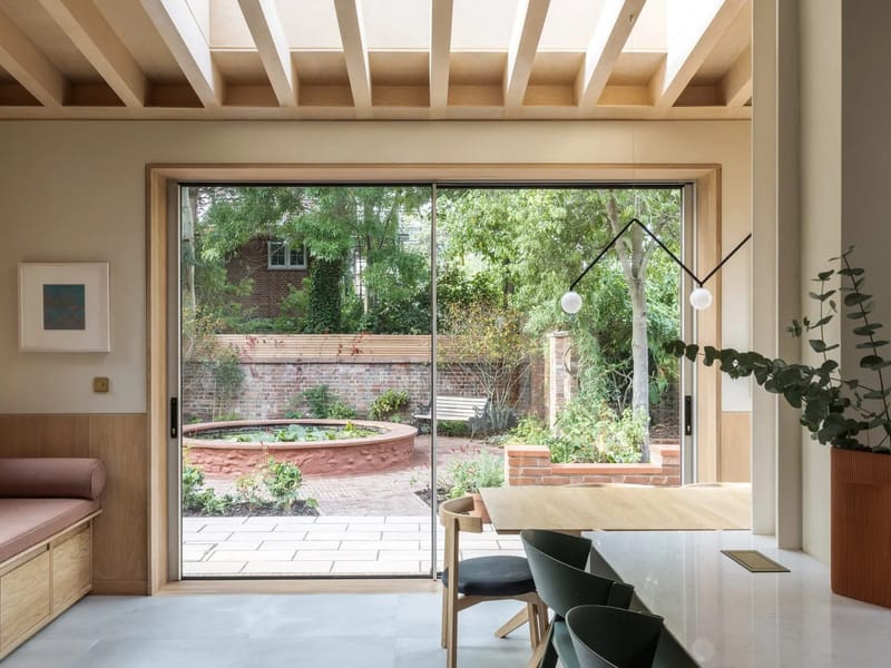 Maple House in Leicester, England photo 2