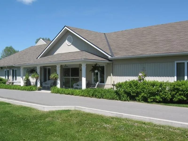 SPRINGDALE COUNTRY MANOR - Nursing Home in Peterborough, ON photo 2
