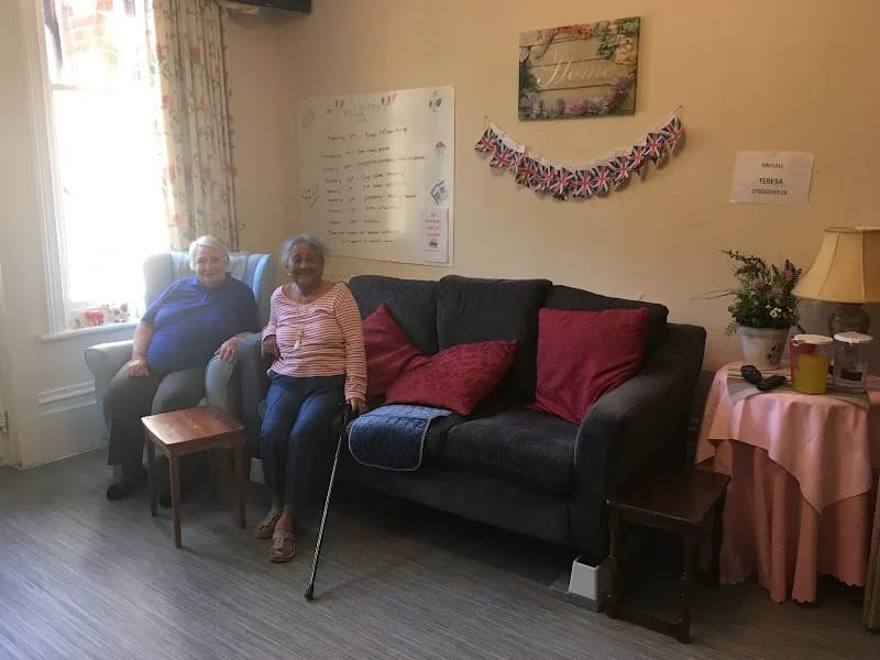 The Chase Rest Home - Nursing Home in Eastbourne, England photo 5