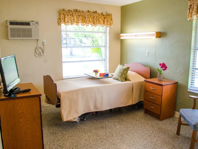 Golfview Nursing Center - Nursing Home in Saint Petersburg, FL photo 2