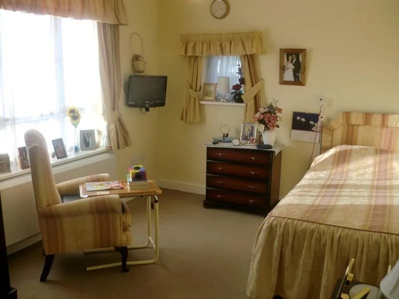 The Boyne Residential Care Home - Assisted Living in Ruislip, England photo 3