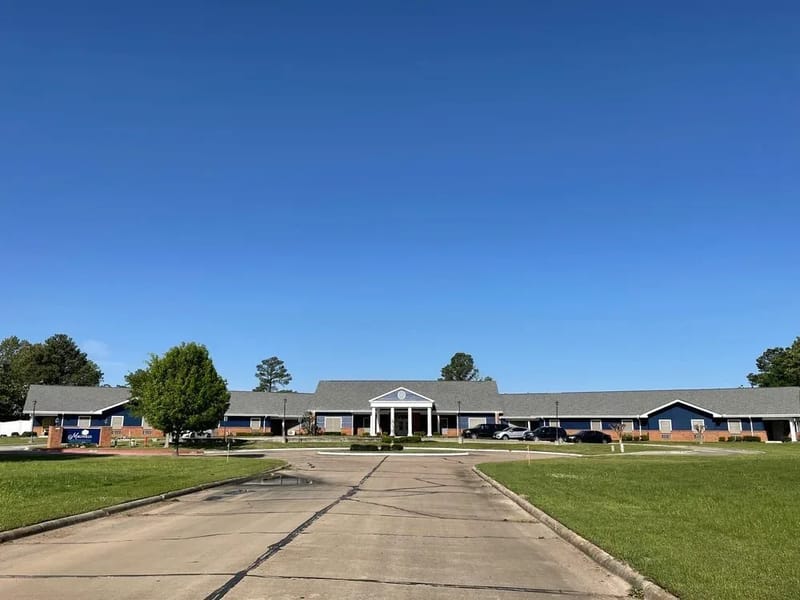 Magnolia Senior Living - Assisted Living in Lancaster, TX photo 4