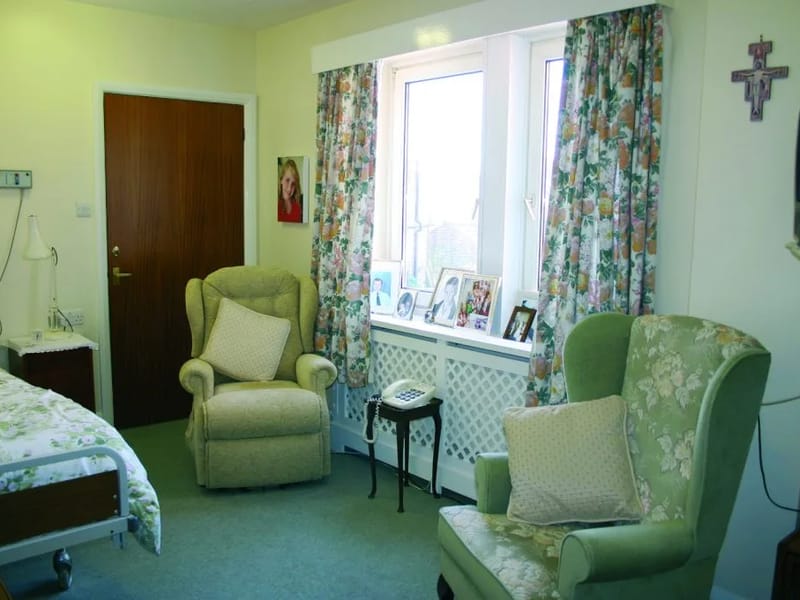 St Winefrides Residential Home - Nursing Home in Littlehampton, England photo 3