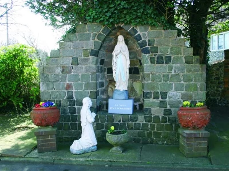 St Winefrides Residential Home - Nursing Home in Littlehampton, England photo 2