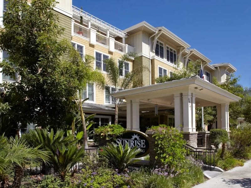 Commons At Woodland Hills, The - Assisted Living in Woodland Hills, CA photo 2