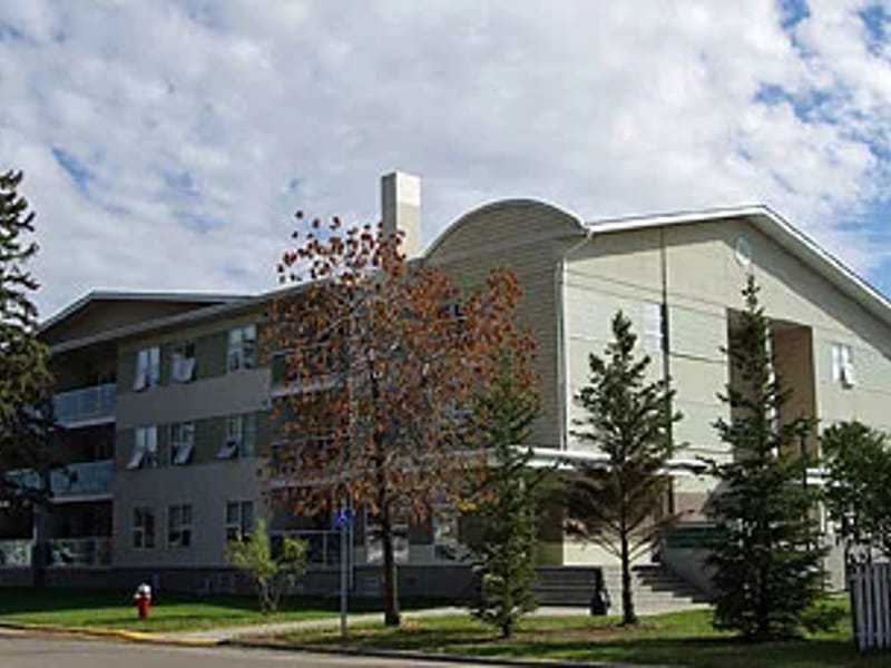 SMITHFIELD LODGE - Assisted Living in Westlock, AB photo 3