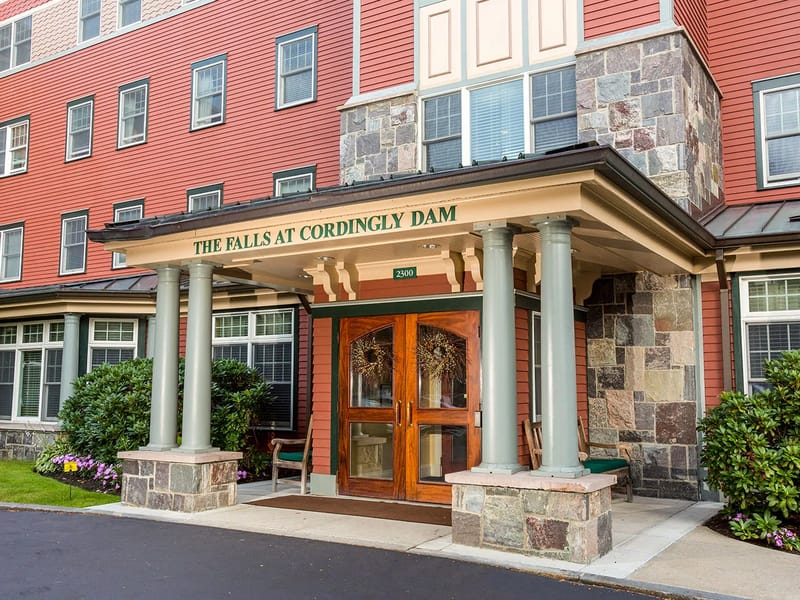 The Falls At Cordingly Dam - Assisted Living in Newton, MA photo 6