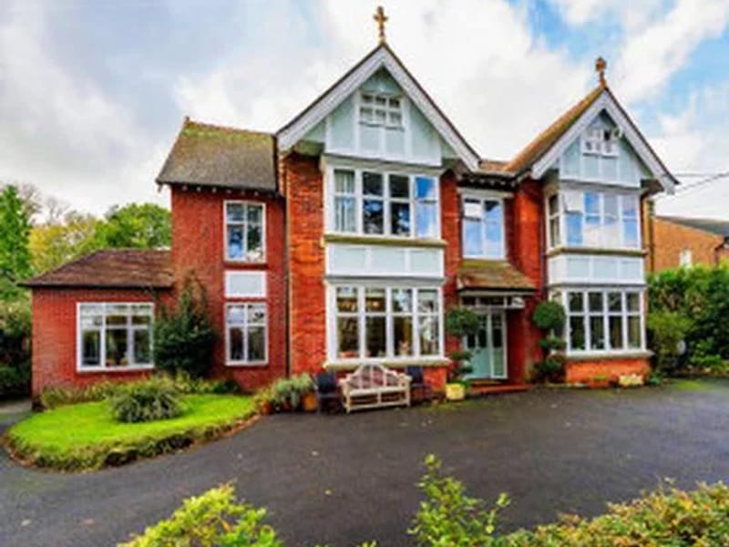 Avon House Rest Home - Balcombe - Assisted Living in Haywards Heath, England photo 2