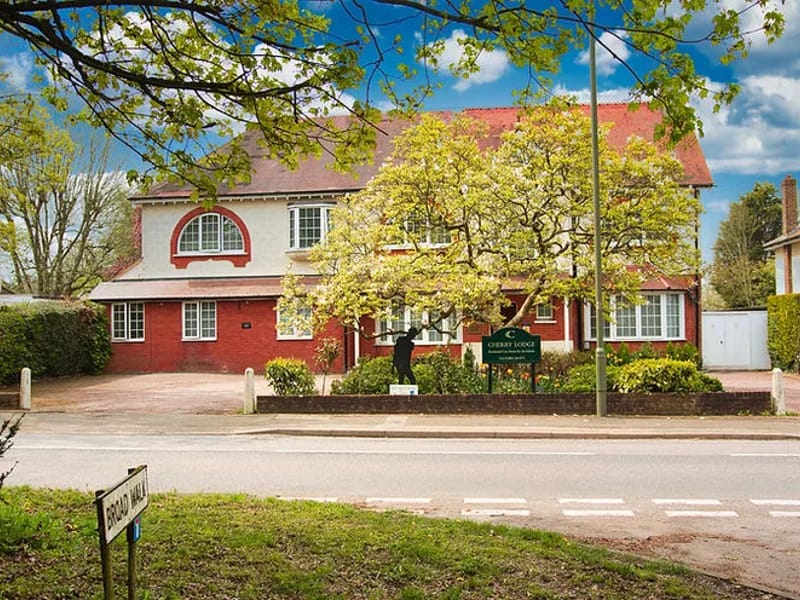 Cherry Lodge Rest Home - Assisted Living in Caterham, England photo 3