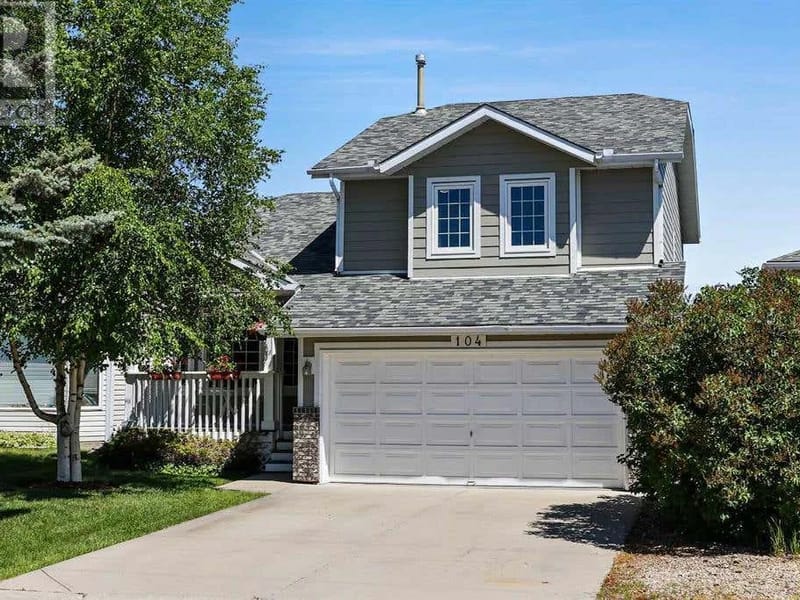 Hawkmount in Calgary, AB photo 2