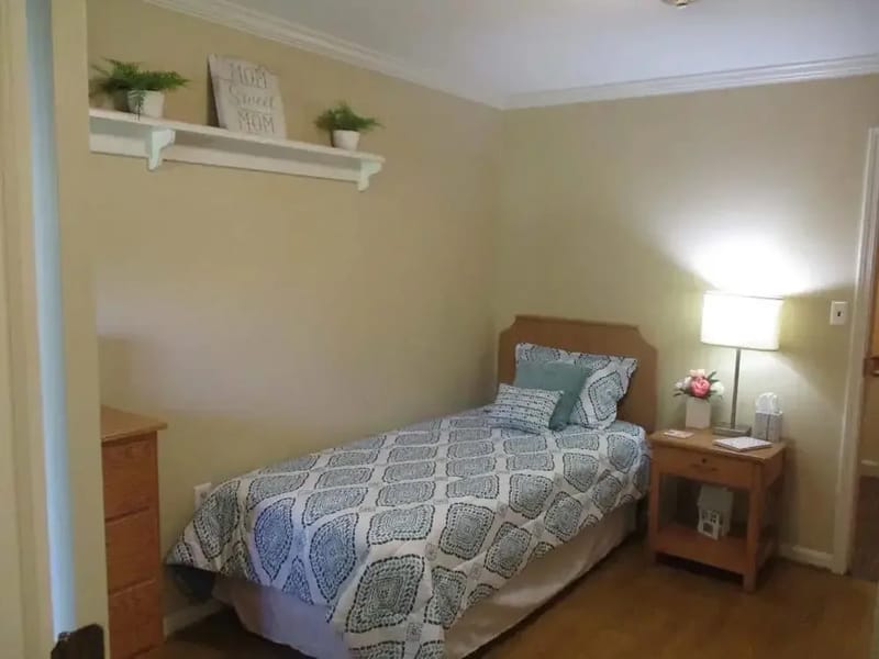 Arden Courts Of Sterling Heights - Assisted Living in Sterling Heights, MI photo 2