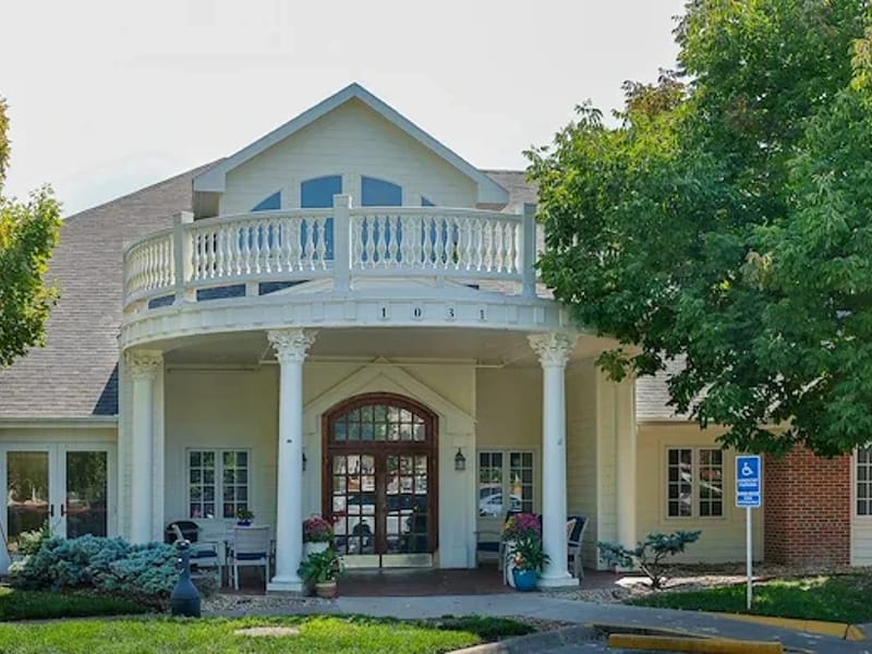 Brighton Place North - Nursing Home in Topeka, KS photo 3