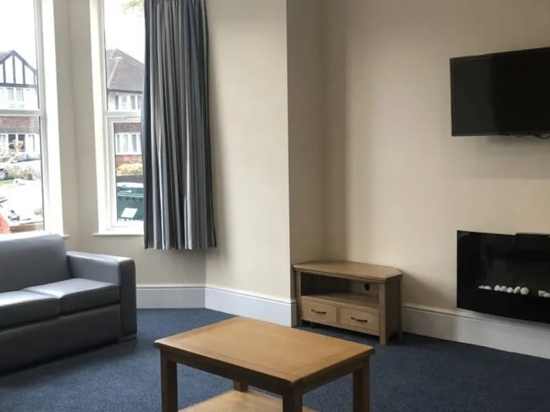 Grove House - Assisted Living in Sutton, England photo 2