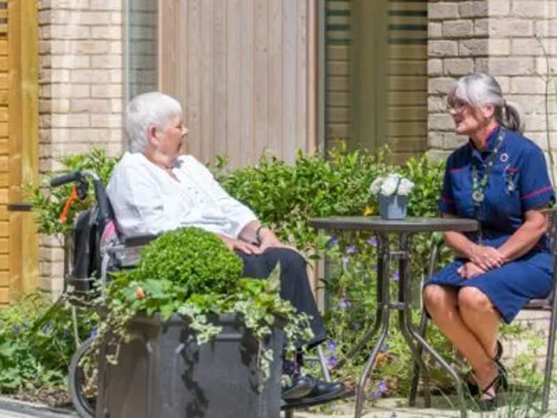 Tilford Care & Nursing Home - Nursing Home in Farnham, England photo 3