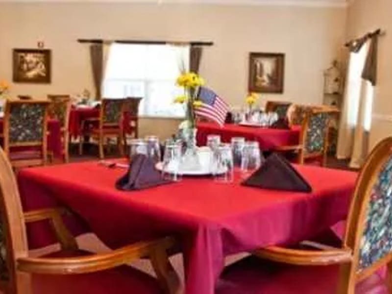 Brookdale Berkeley Boulevard - Assisted Living in Goldsboro, NC photo 3