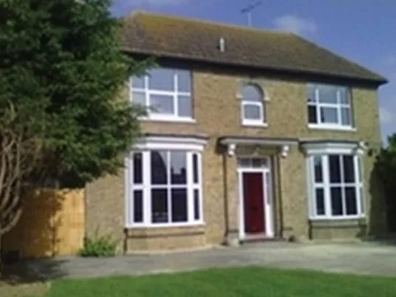 Glover House in Ashford, England photo 3