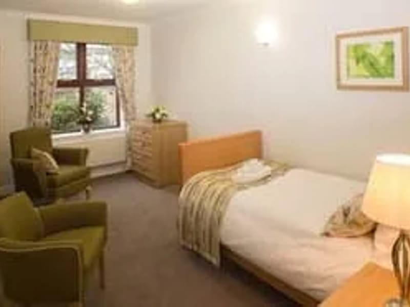 Knights Court Nursing Home - Nursing Home in Edgware, England photo 4