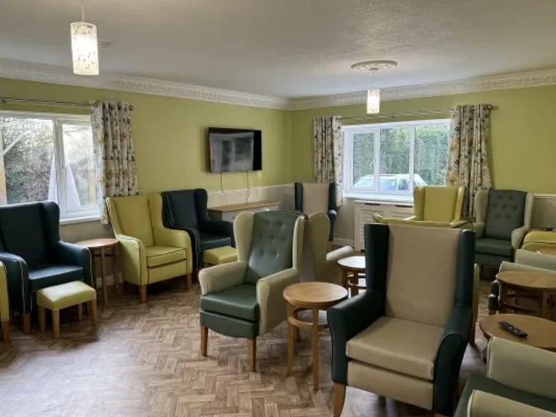 Field View Care Home - Nursing Home in Barnsley, England photo 2
