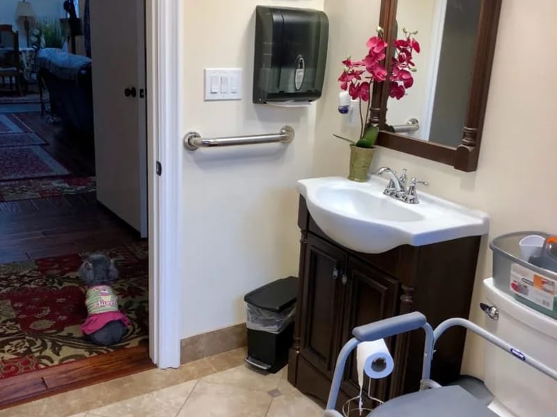 1 Step Away From Home Assisted Living Llc Ii - Assisted Living in Milwaukee, WI photo 3