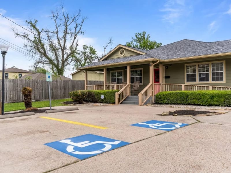 Nixon Assisted Living Of Houston - Assisted Living in Houston, TX photo 2