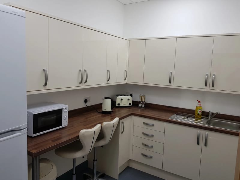 Cornwall Place - Assisted Living in Bradford, England photo 2