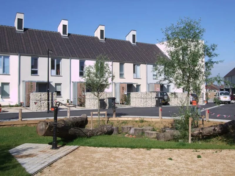 Howse Garden in Swindon, England photo 1