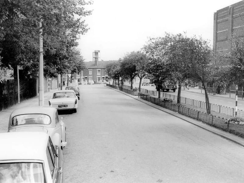 Newtown Road in Nuneaton, England photo 2