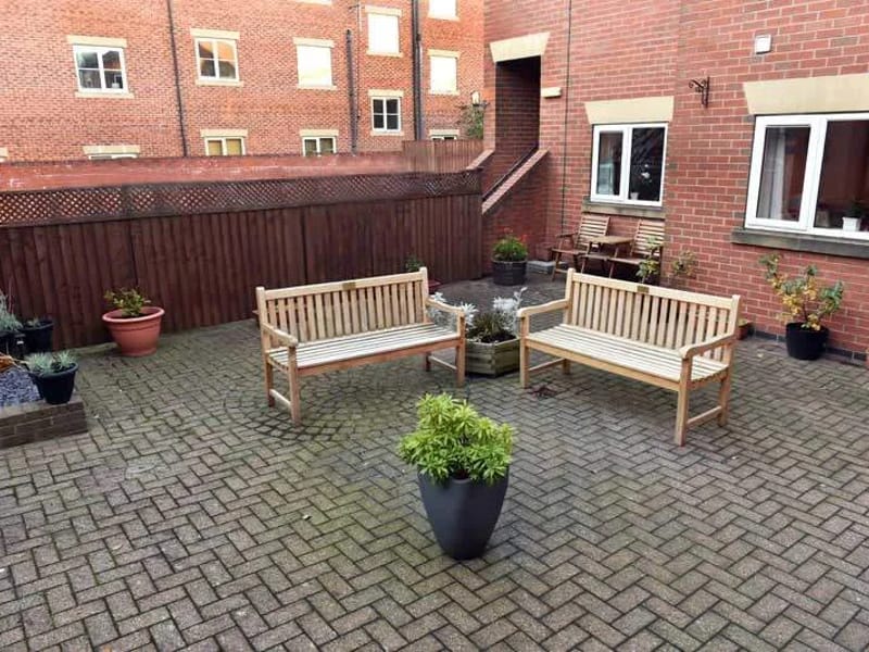 Springbank House Care Home - Nursing Home in Chesterfield, England photo 2