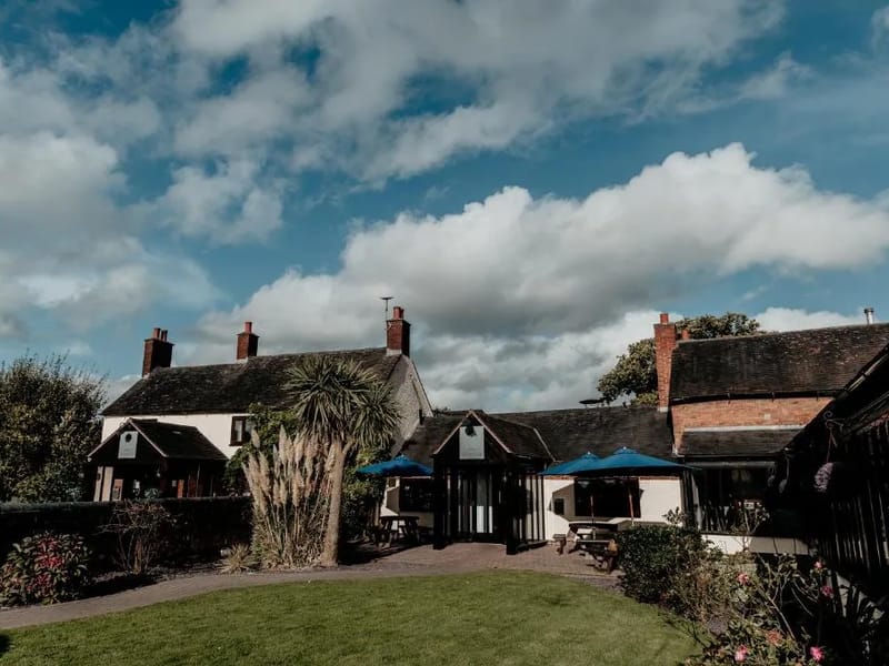 Oak Tree House in Cannock, England photo 1