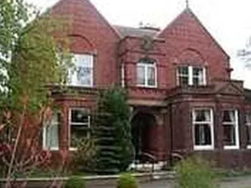 Dystlegh Grange - Assisted Living in Stockport, England photo 3