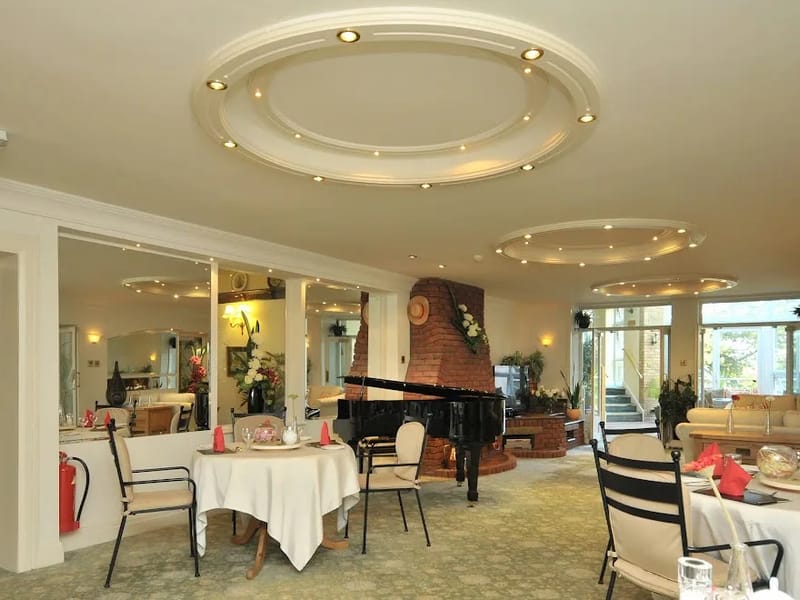 Dystlegh Grange - Assisted Living in Stockport, England photo 2