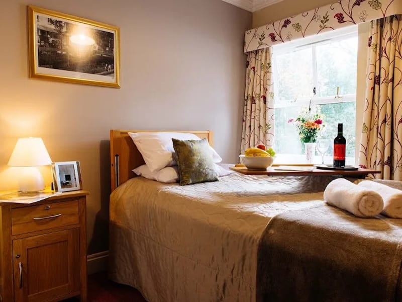 Corrina Lodge - Nursing Home in Camberley, England photo 5