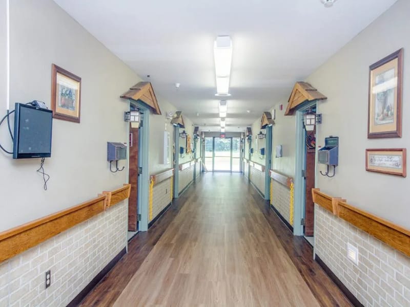 Walnut Grove Care & Rehab Center — Nursing Home, Mcalester, OK · photo 3