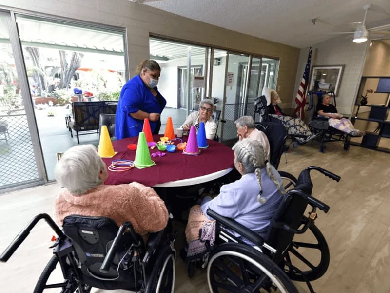 Crofton Manor Inn - Assisted Living in Long Beach, CA photo 2