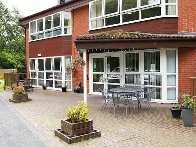 Brambles Care Home - Nursing Home in Ashford, England photo 2