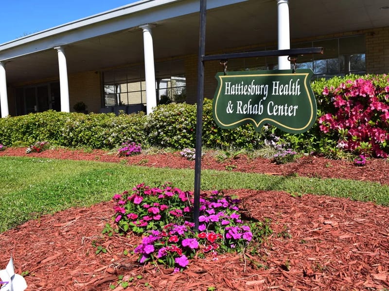 Hattiesburg Health & Rehab Center - Nursing Home in Hattiesburg, MS photo 2