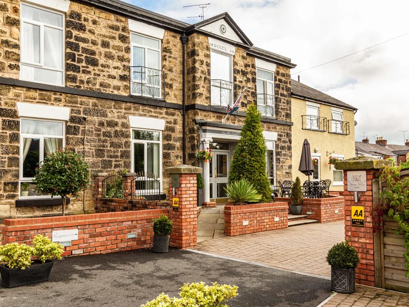 Stone House Residential Home - Assisted Living in Chester, England photo 2