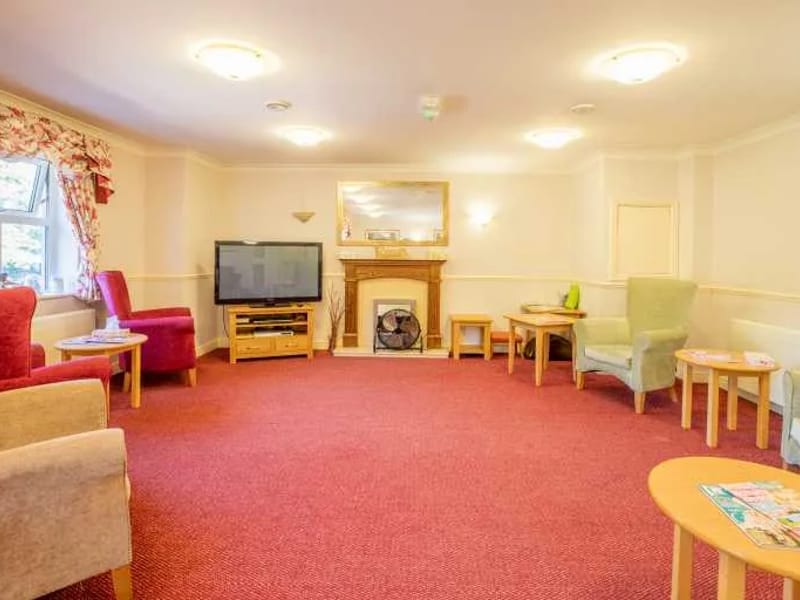 The Hawthorns Care Centre in Southampton, England photo 3