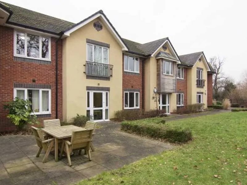 Freelands Croft Care Home - Nursing Home in Fleet, England photo 2