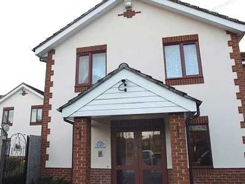 Fieldway Care Home - Nursing Home in Mitcham, England photo 2