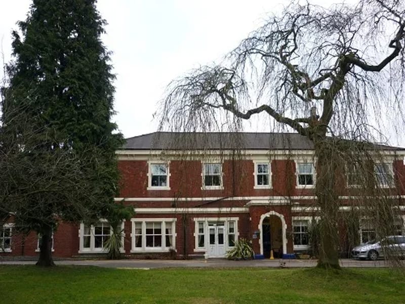 Hammerwich Hall Care Home - Nursing Home in Burntwood, England photo 2