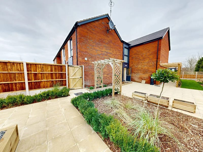 Salutem Supported Living East - Assisted Living in Dunstable, England photo 2
