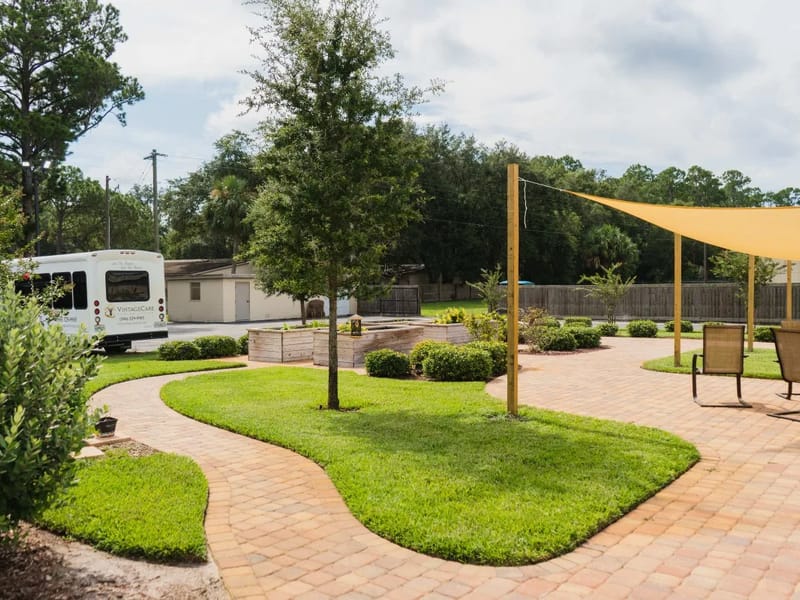 Vintage Care Senior Housing - Assisted Living in Palatka, FL photo 3